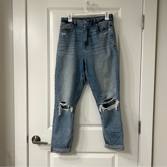 AE Ripped Mom Jean - Picture 7 of 10